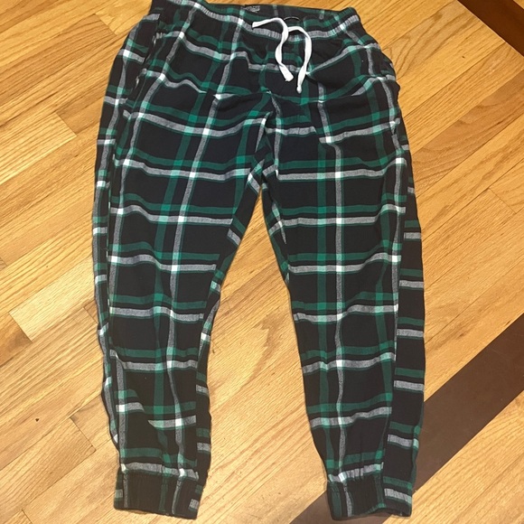 American Eagle Outfitters Other - American Eagle Outfitters Kids Plaid Joggers - Green and Black